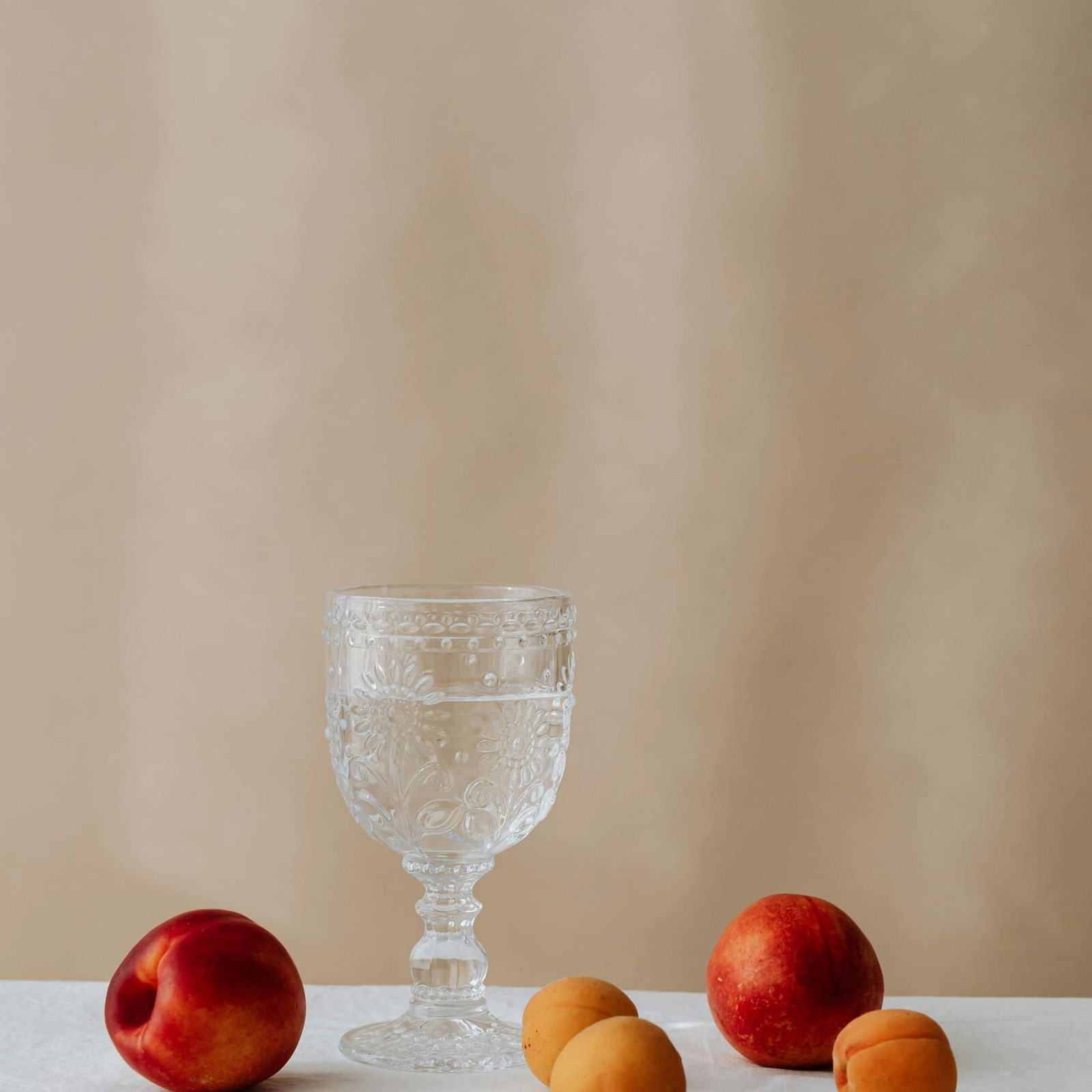 Pfirsich trifft Frische peachy-bliss-pfirsiche-auf-dem-tisch.jpg