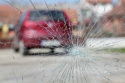 Windshield Replacement Insurance: How and When Car Insurance Covers Windshield Damage