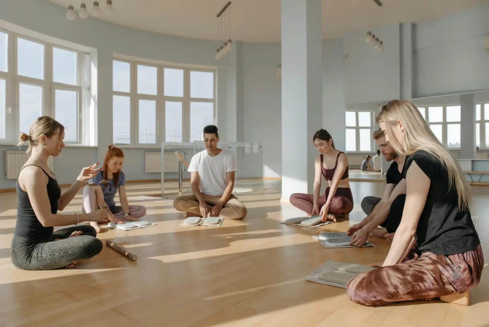 SILENT CIRCLE YOGA