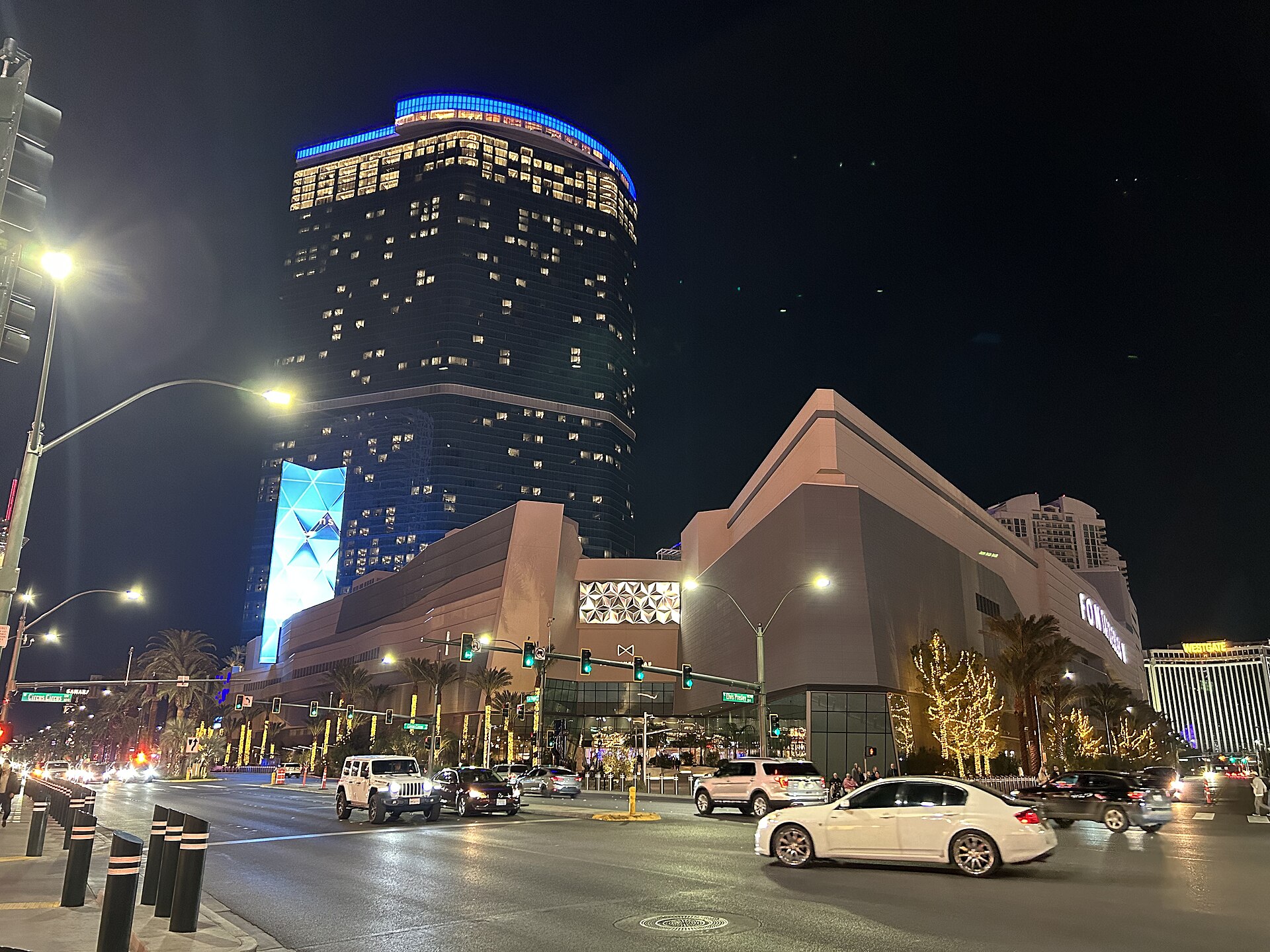 Fontainebleau Las Vegas, a tall curved blue glass tower on the North Strip