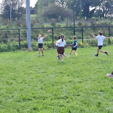 Pupils at the primary schools rugby blitz at Clonakilty RFC (photo 9 of 24)