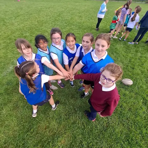 Pupils at the primary schools rugby blitz at Clonakilty RFC (photo 3 of 24)