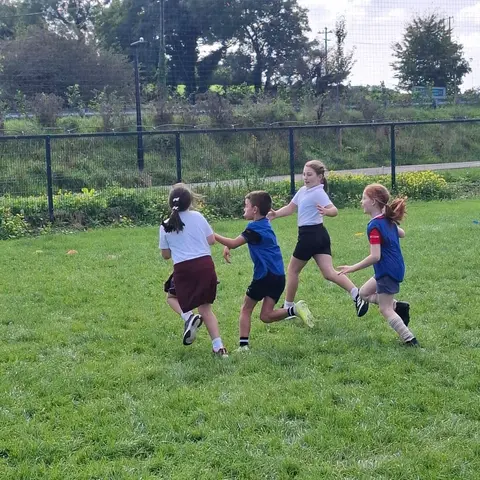 Pupils at the primary schools rugby blitz at Clonakilty RFC (photo 7 of 24)