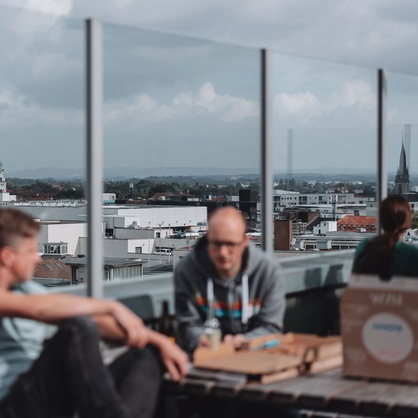 Lernen und Netzwerken über den Dächern von Bielefeld