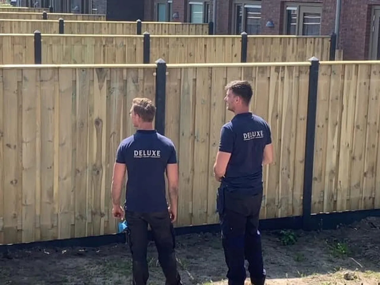 Wat vraagt een schutting na de plaatsing nog?