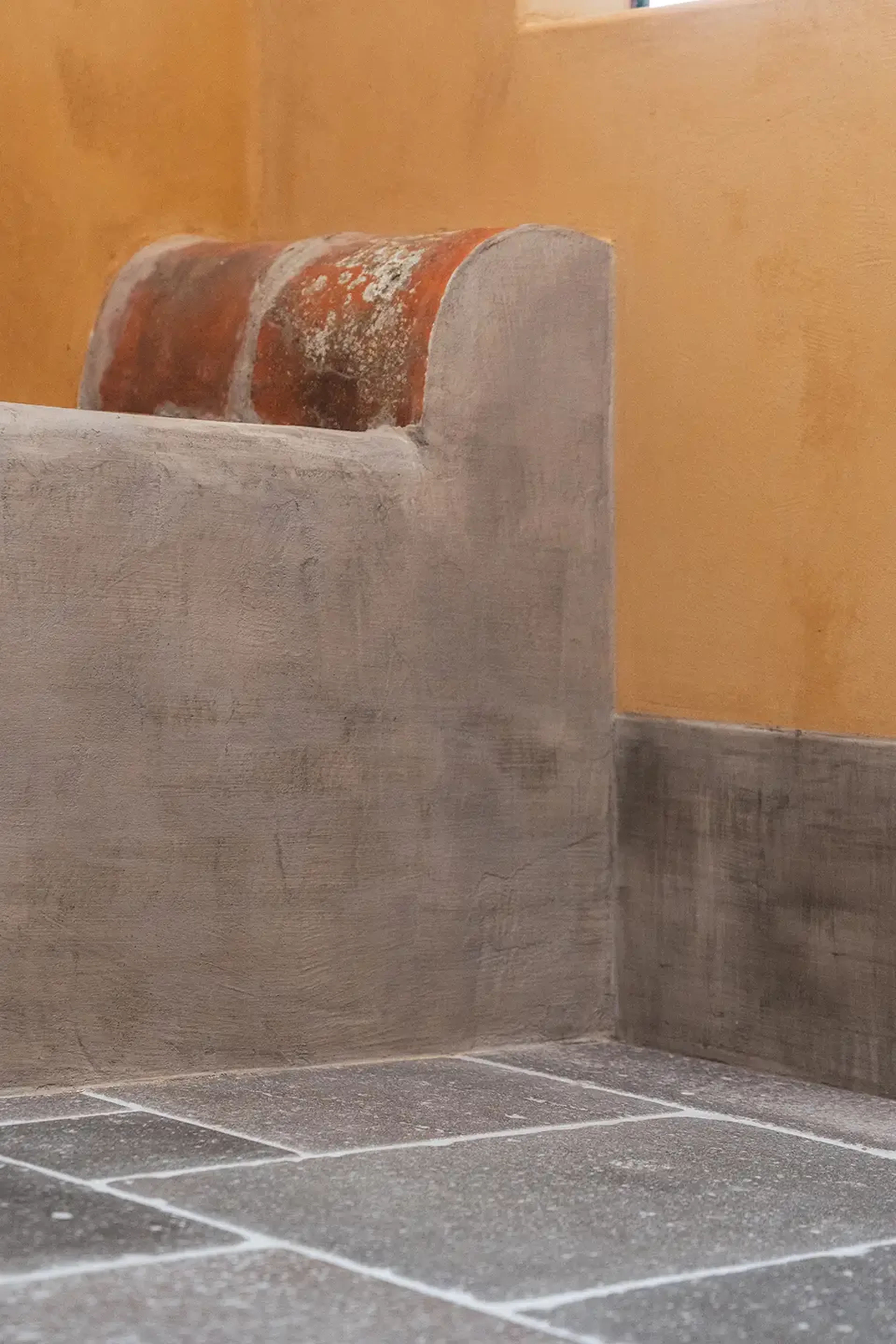 Natuursteen chimay krv