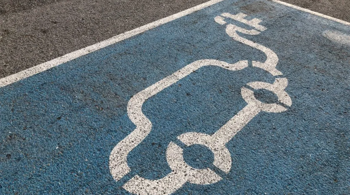 TecRMI provides data for electric vehicles hero image