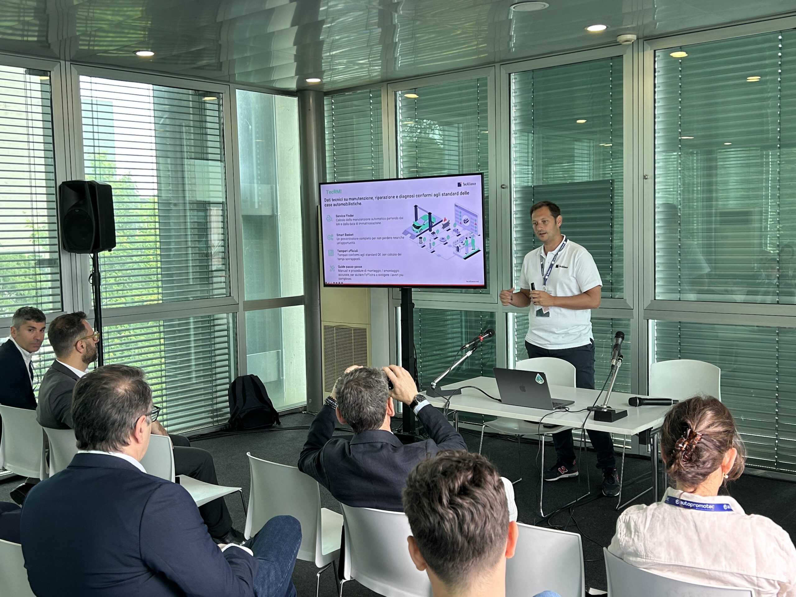 Breakfast Session Opens Autopromotec 2025 with Strategic Insights — photo 2 of 2