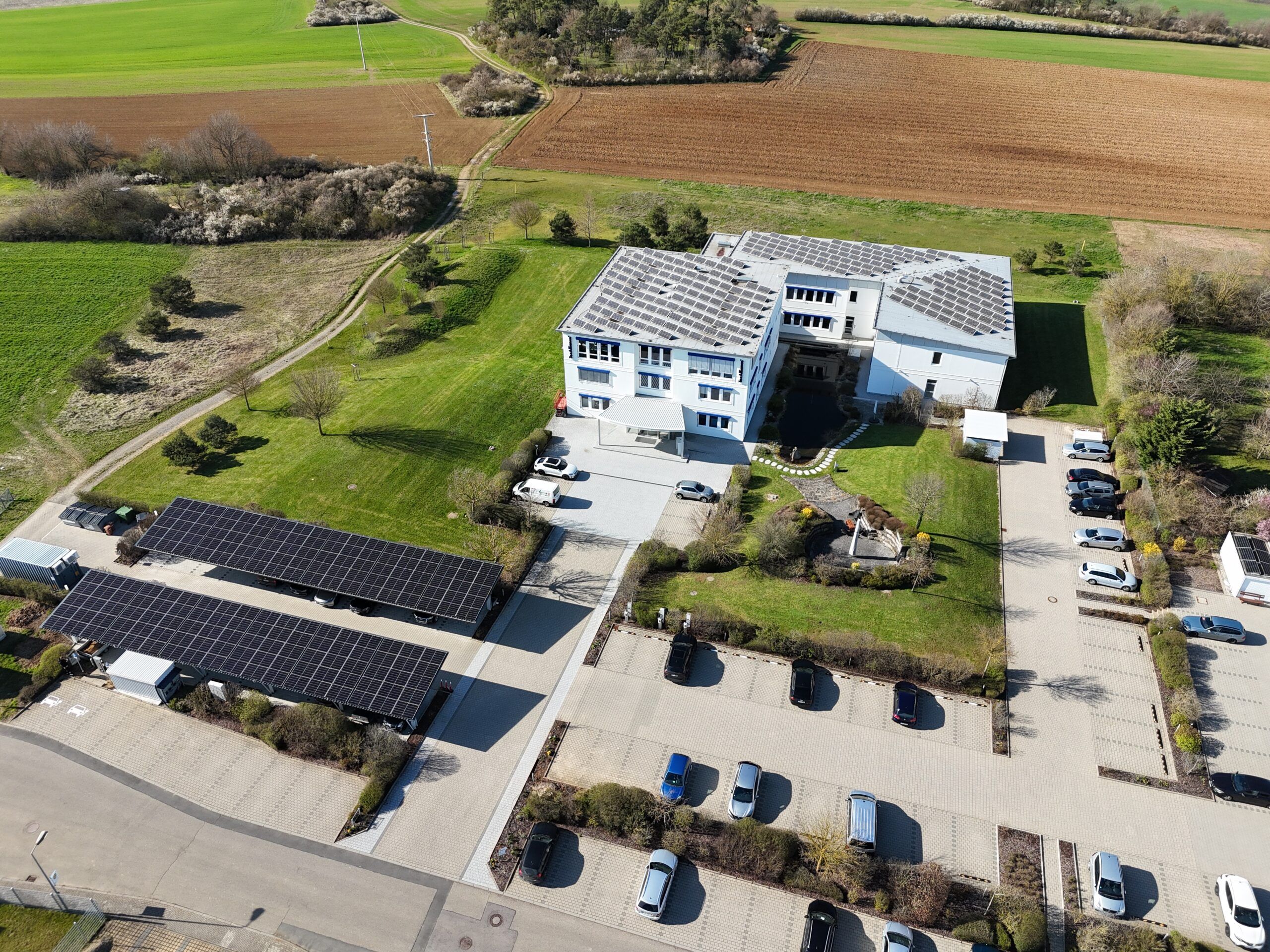 TecAlliance’s Commitment to E-Mobility and a Sustainable Future hero image