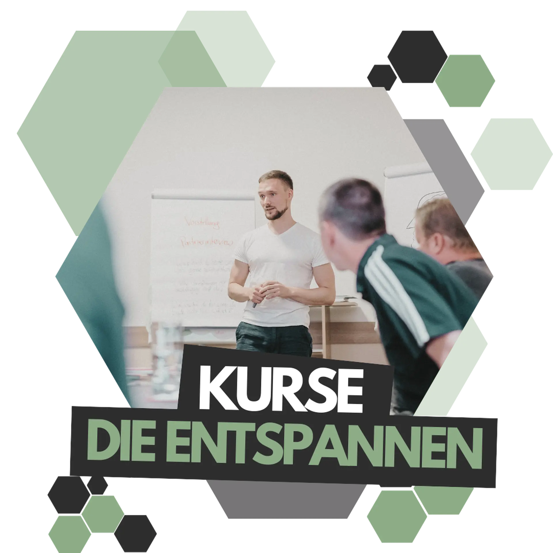 Johannes wird in einem Kurs mit mehreren Teilnehmenden abgebildet.