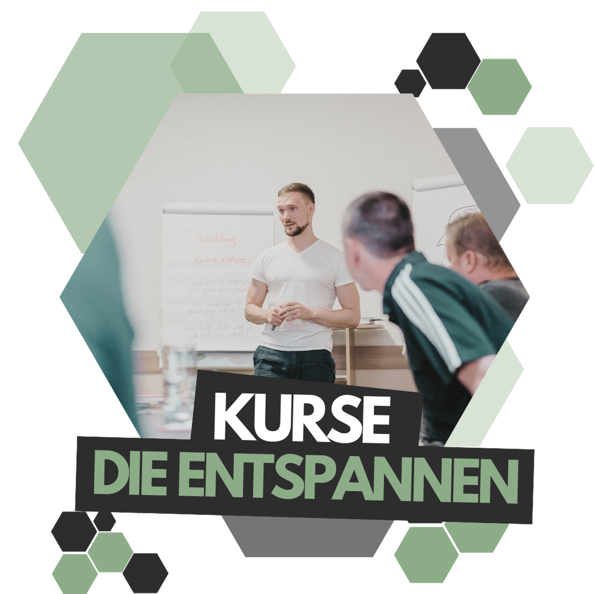 Johannes wird in einem Kurs mit mehreren Teilnehmenden abgebildet.