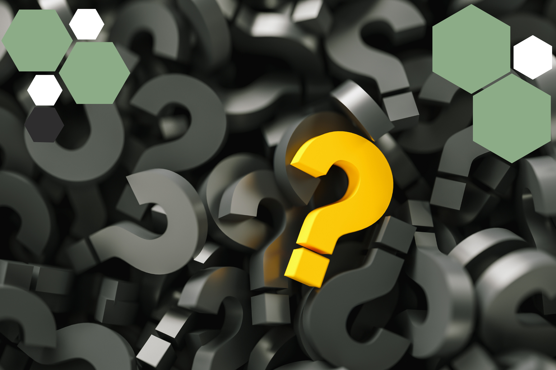 Viele dunkle Fragezeichen mit einem gelben Fragezeichen als Highlight