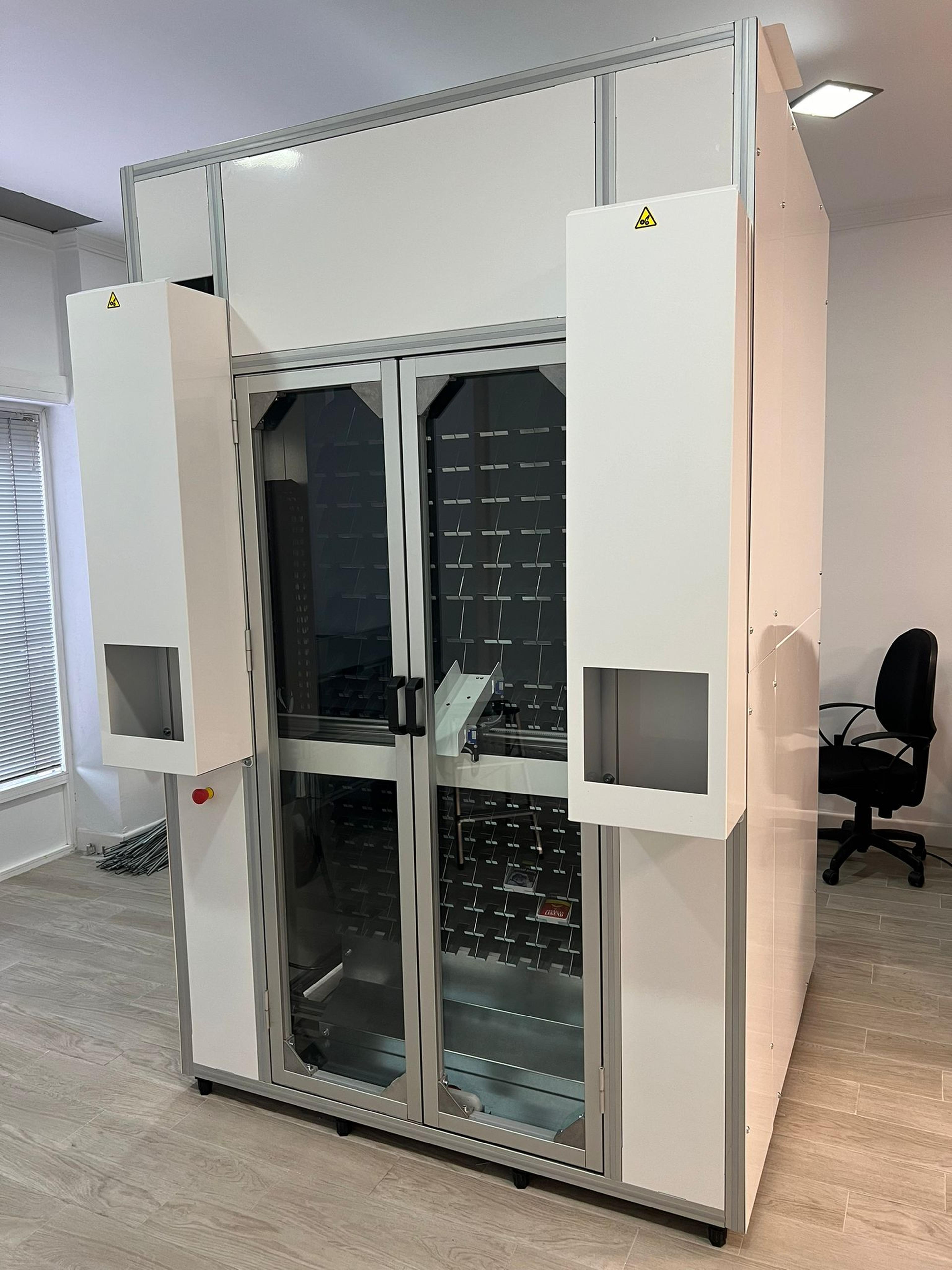 Distribution efficace de médicaments dans les pharmacies grâce au robot portique igus
