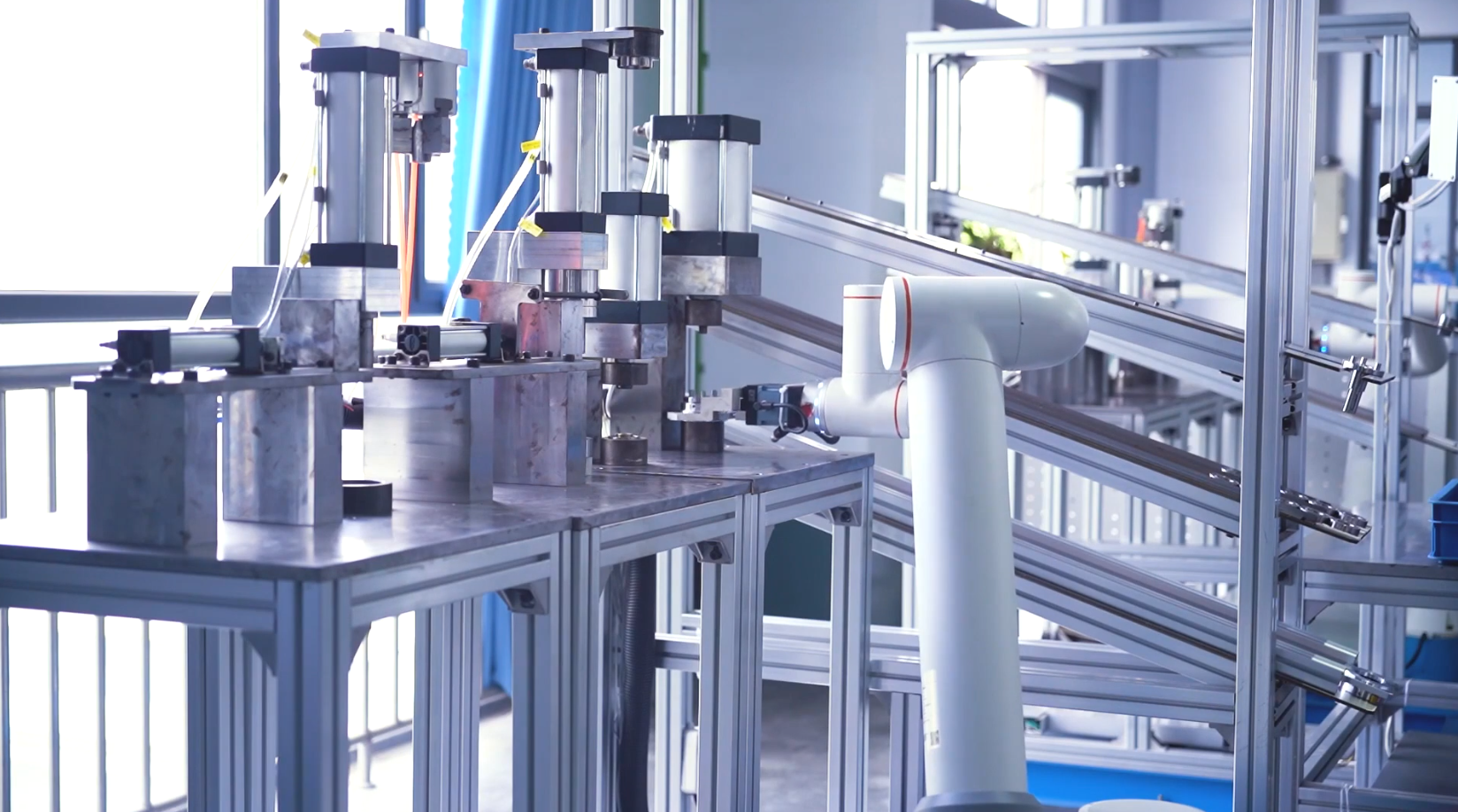 Assembly of gearbox parts with Fairino FR 20 robot