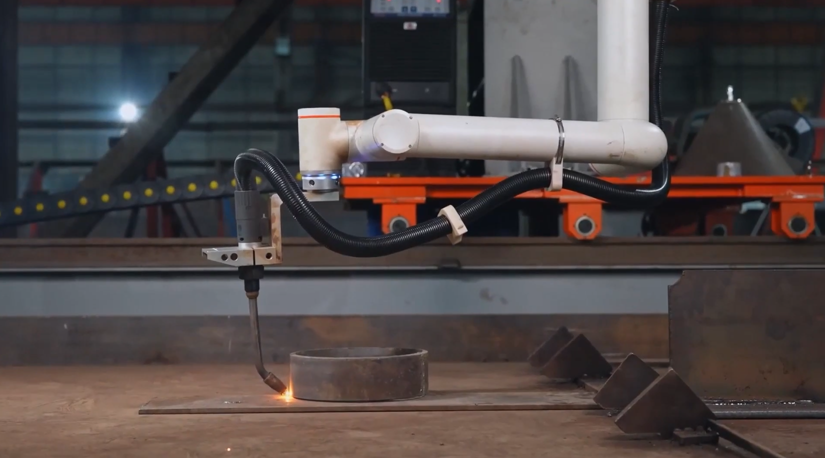 Welding process with Fairino FR 10 robot