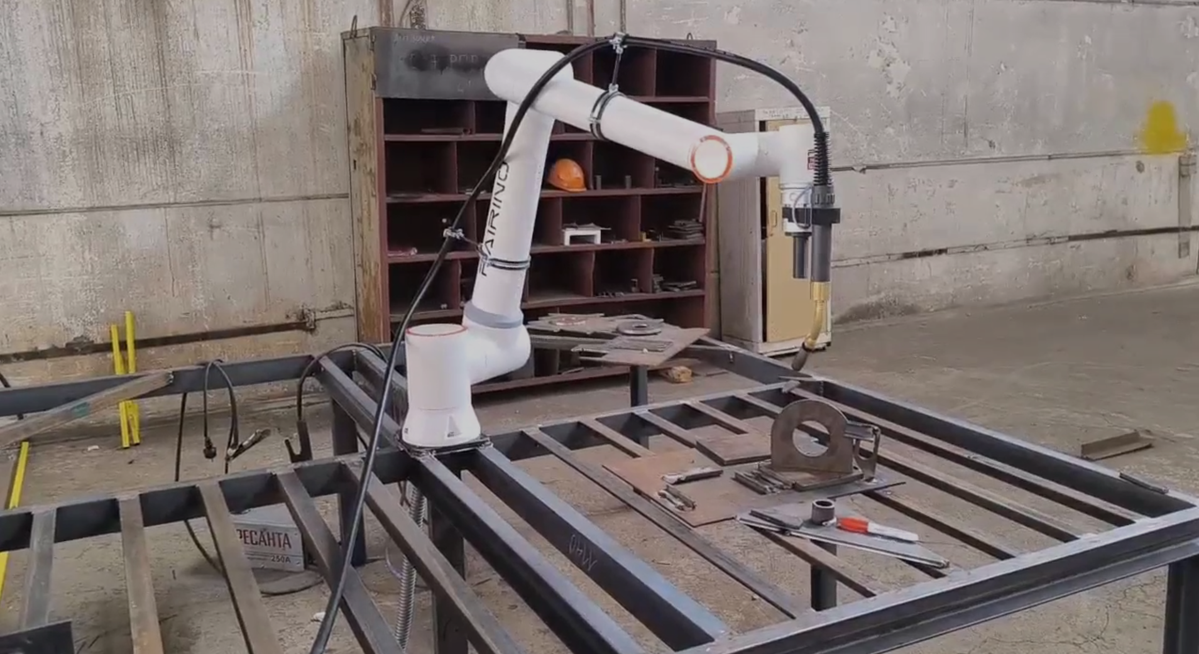 https://a.storyblok.com/f/298593/1908x1041/ef037ad729/fr10-welding.png