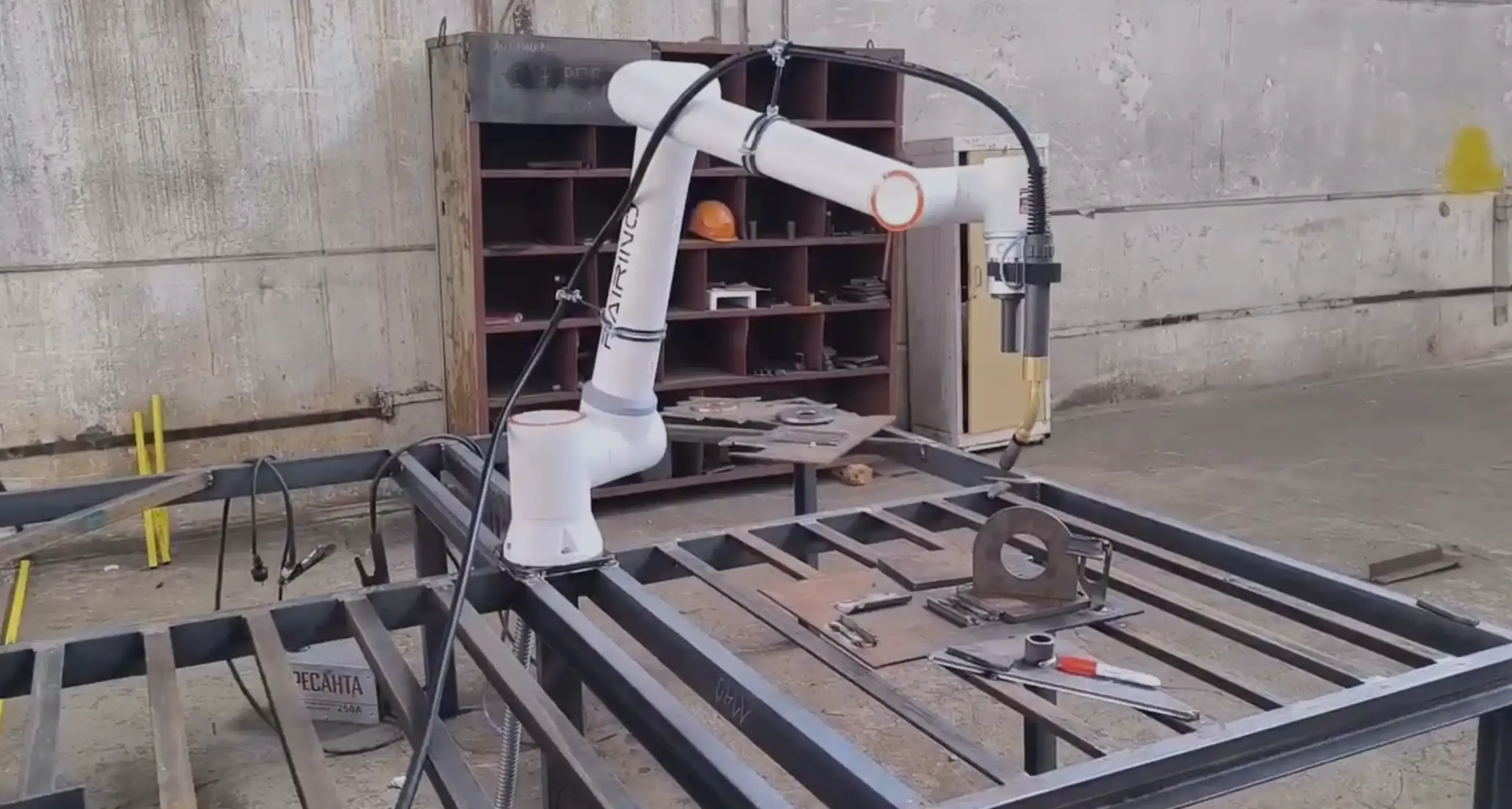 https://a.storyblok.com/f/298593/2062x1104/92f03067bd/fairino-welding.webp