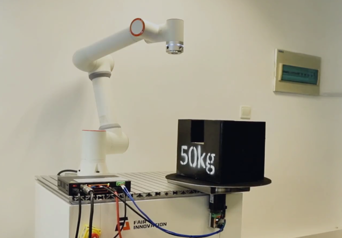 Präzision in Bewegung: Fairino FR5 mit 50 kg Drehtisch