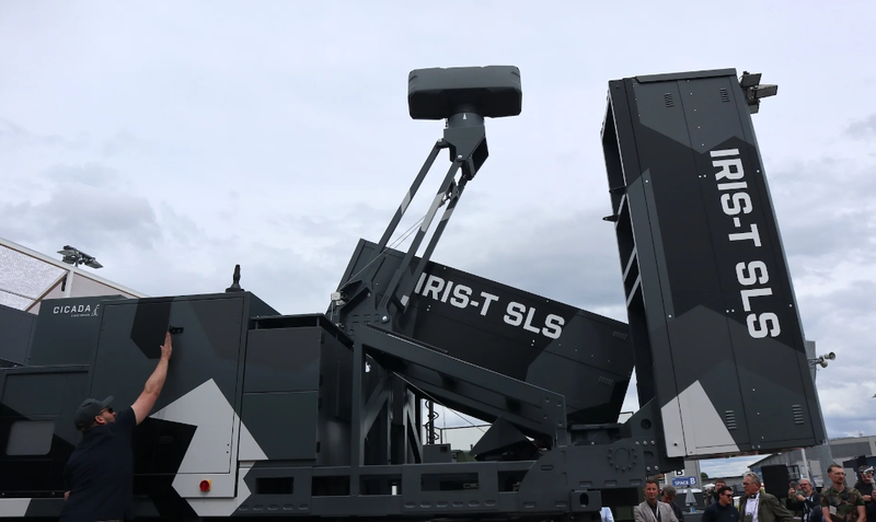 The two launch containers on the exhibition model in different positions: retracted and extended.