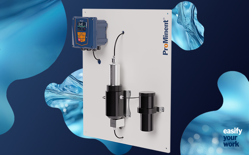 The single-channel controller mounted on a wall.