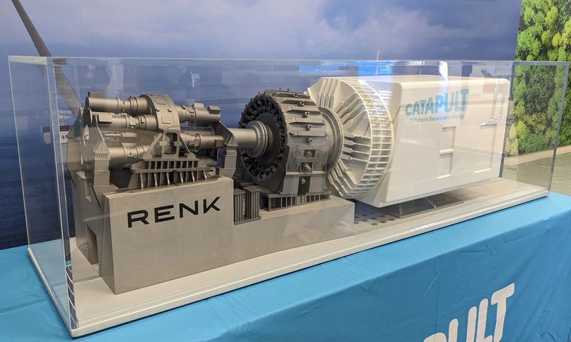 The Renk trade exhibition model displayed in a glass case.