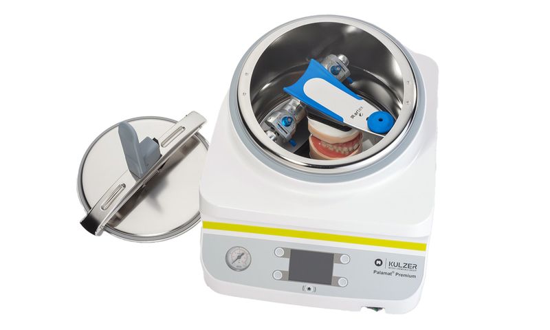 Wasserbad-Polymerisationsgerät mit Gebiss