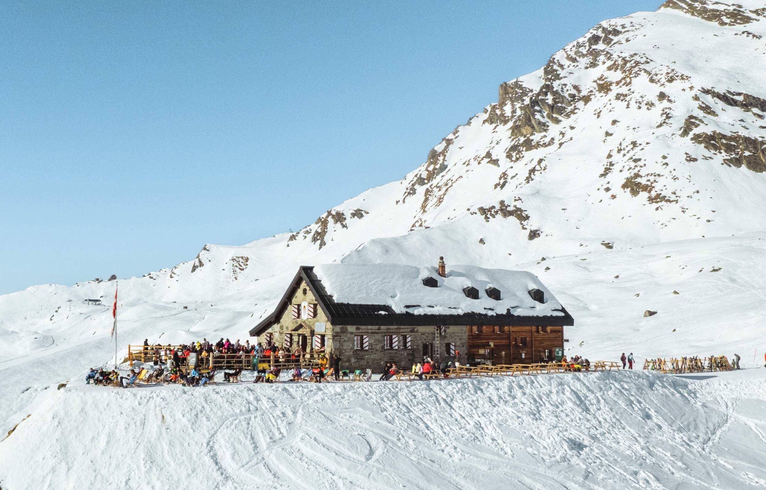 Cabane Mont Fort Verbier in the sun and snow
