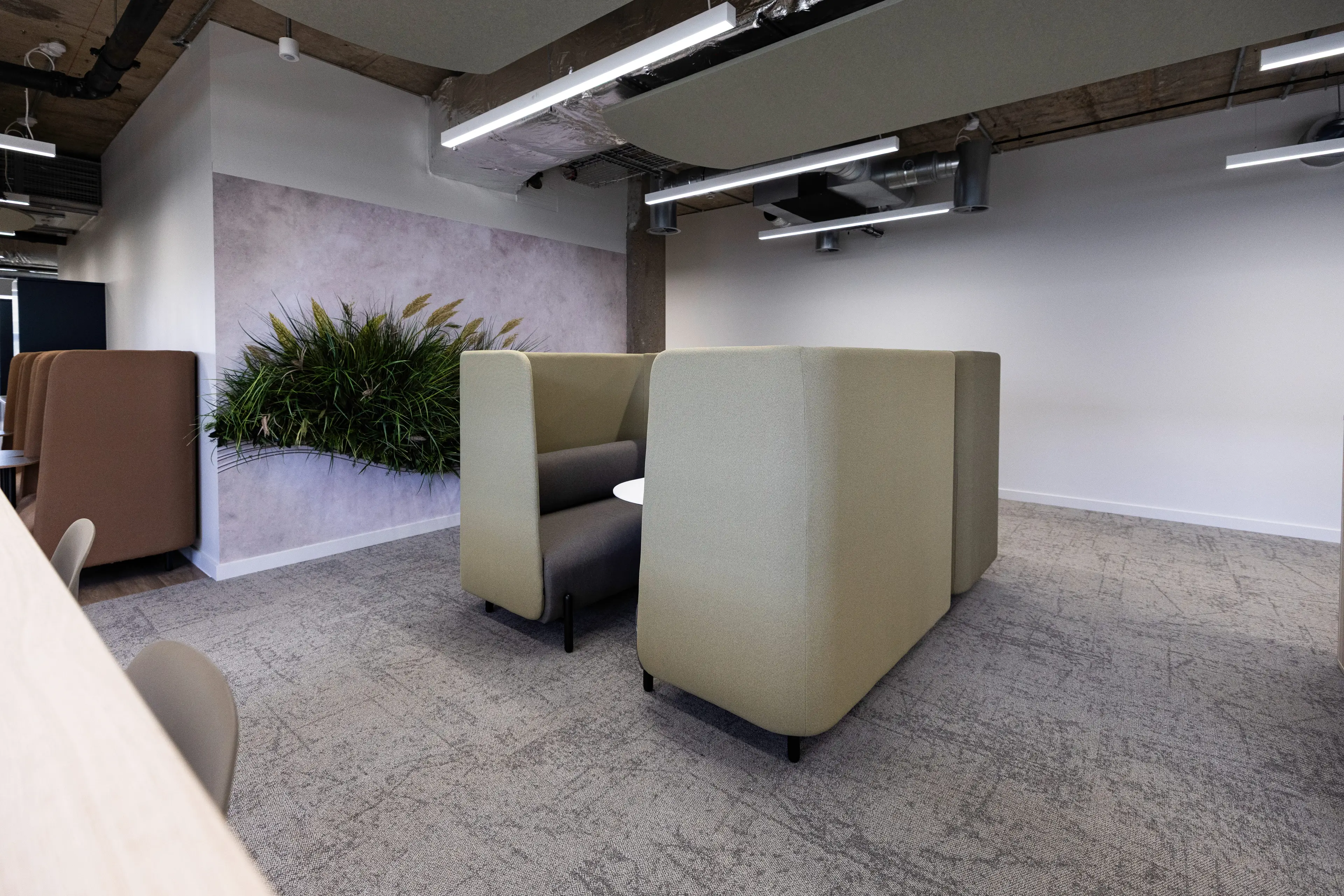 Office with Preserved planting wall