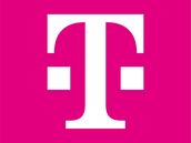 Magenta Hintergrund mit großem, weißem T Logo, rein dekorativ, keine weiteren Inhalte.