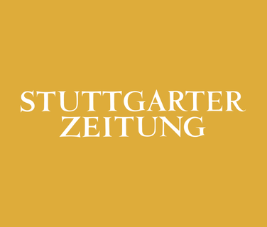 Weiße Schrift STUTTGARTER ZEITUNG auf gelbem Hintergrund.