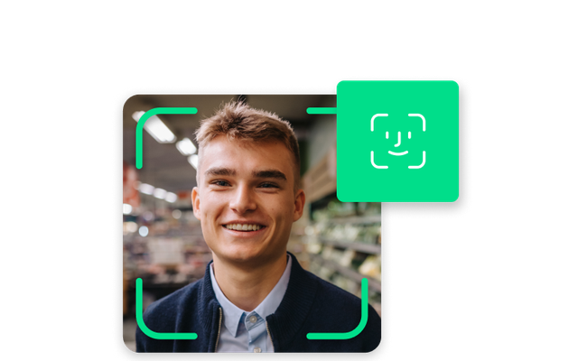 Smiling employee with facial recognition icon, symbolizing Agentic AI für die Frontline, Mitarbeiter App.