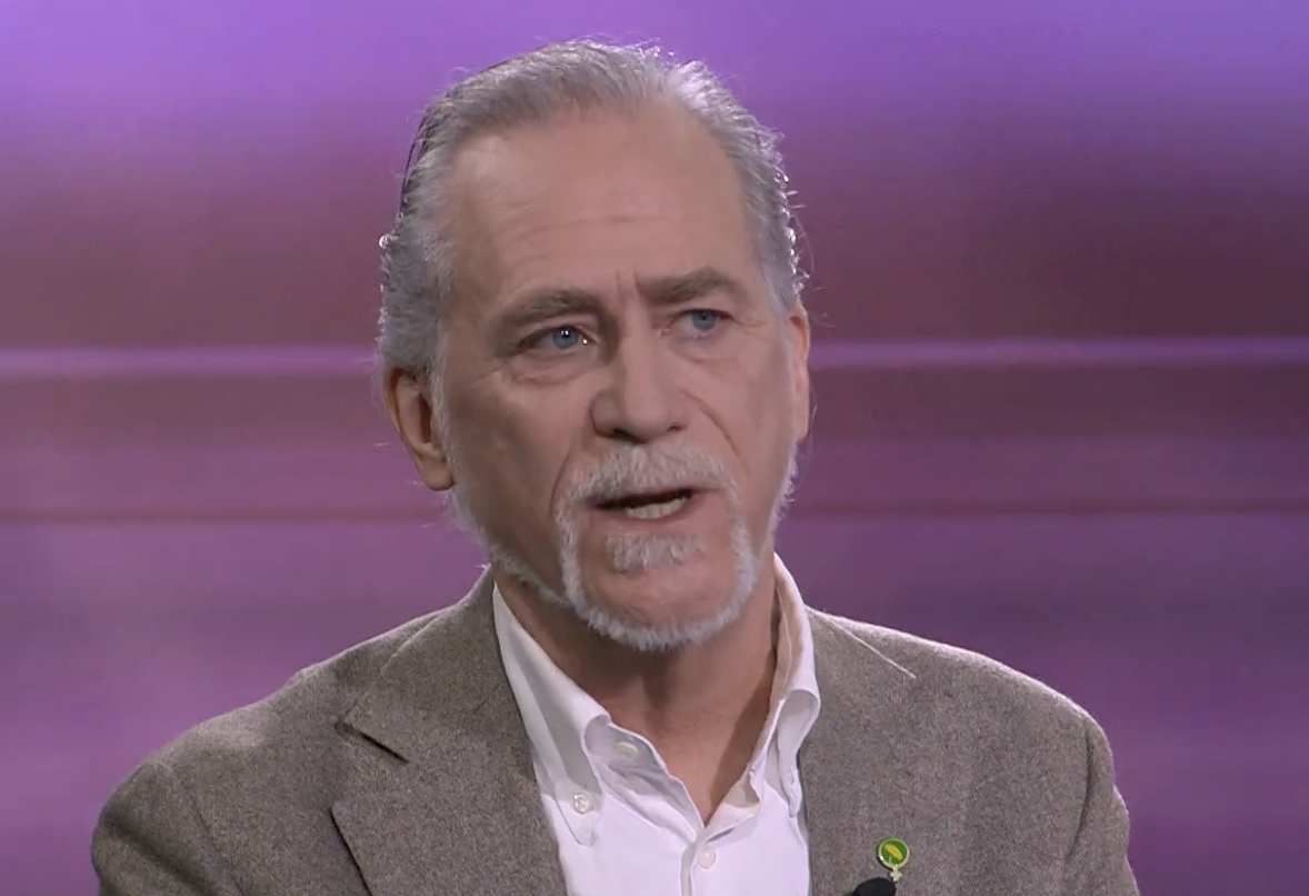 MP vill höja bränsleskatten och låna mer