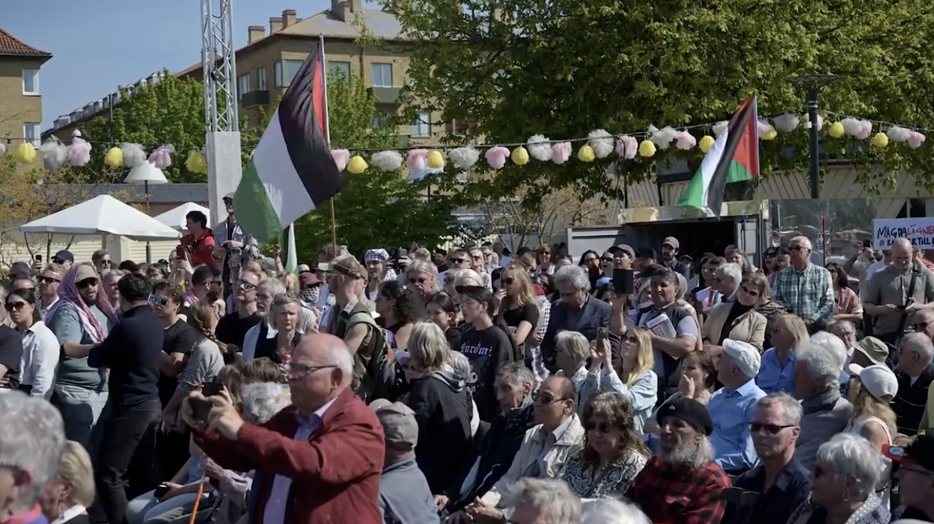 Åhörare i Malmö viftade med palestinska flaggor