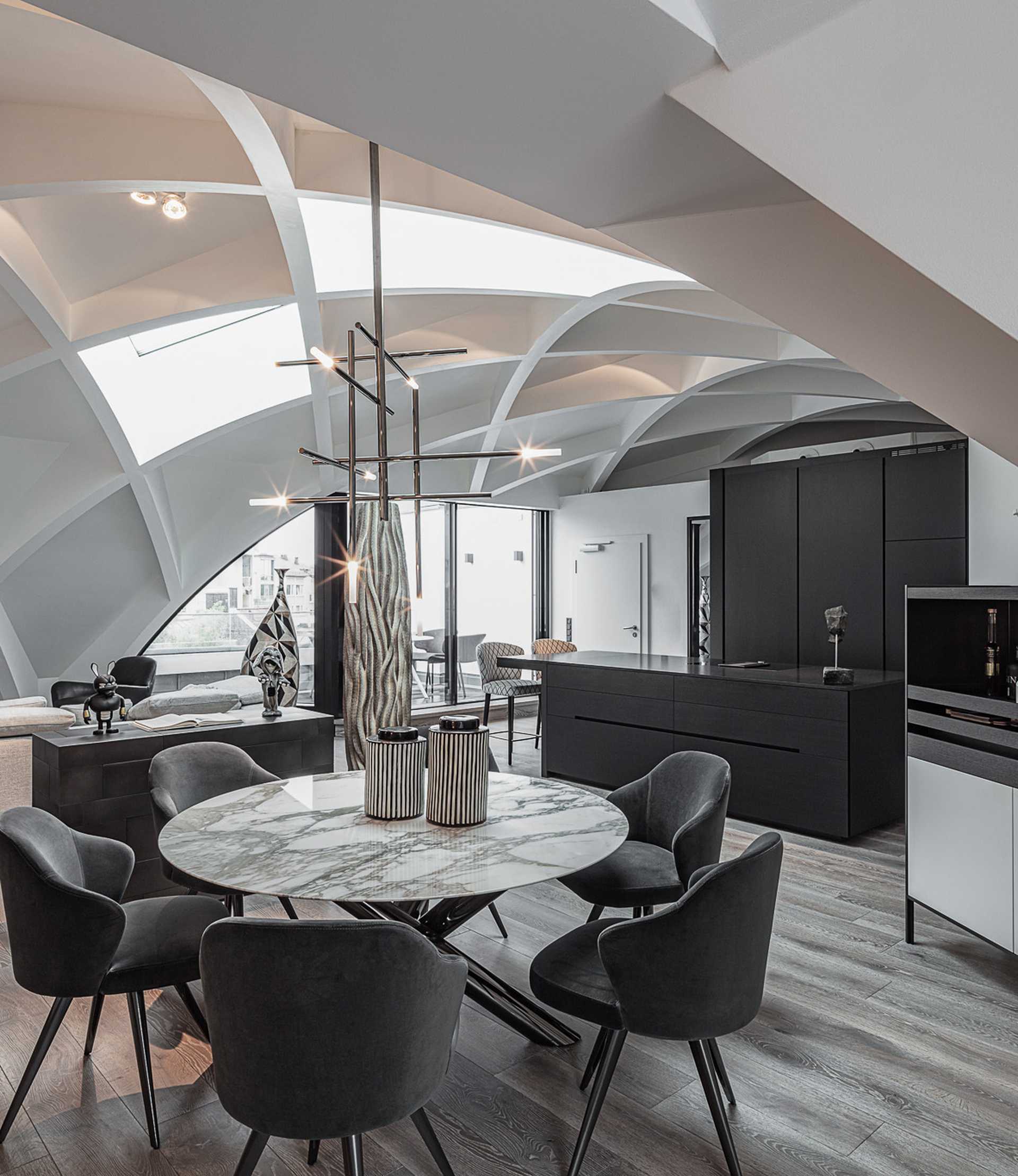 Egetemeier Dachgeschoss München City Esstisch