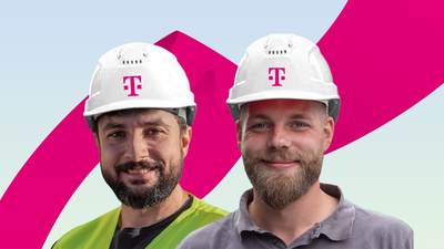 Zwei Männer mit Helm