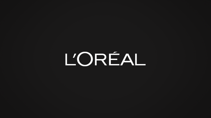 Logo von L'Oréal in weißer Schrift auf schwarzem Hintergrund