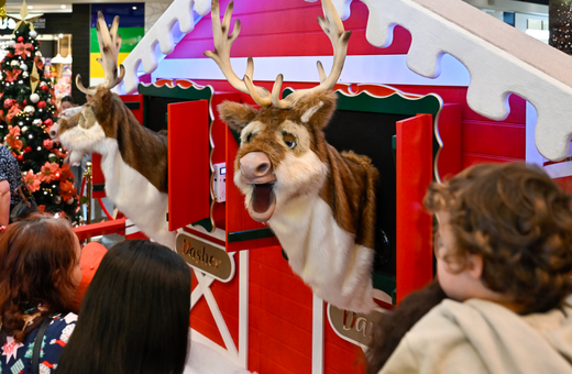 Carolling Reindeers