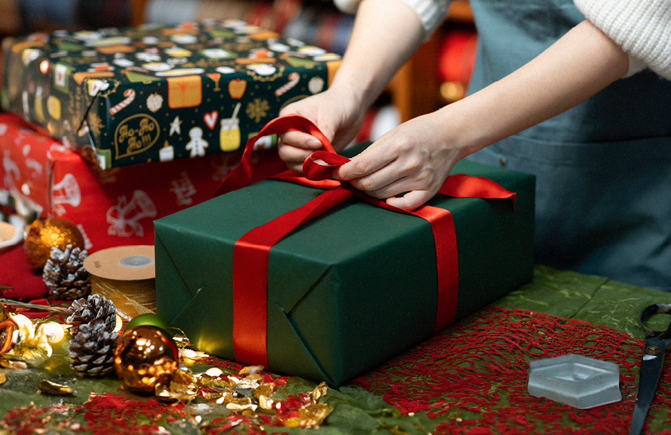 Gift wrapping in-centre