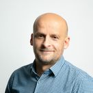 Portraitfoto von Peter Szedlak