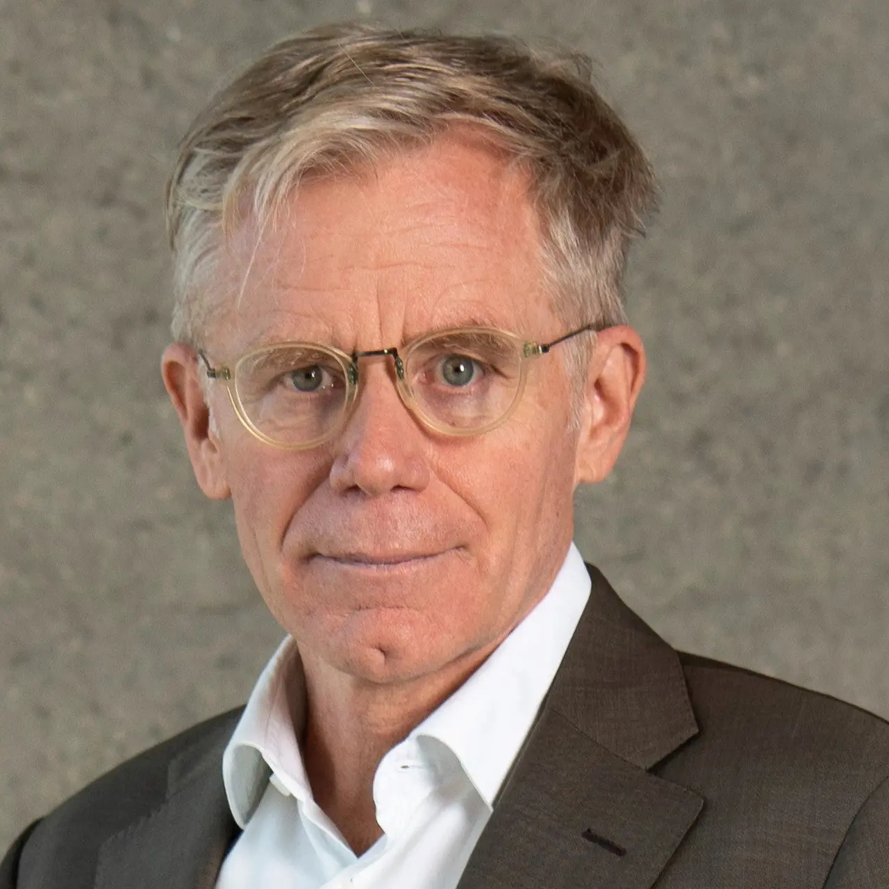 Portrait of Bruce  Aylward