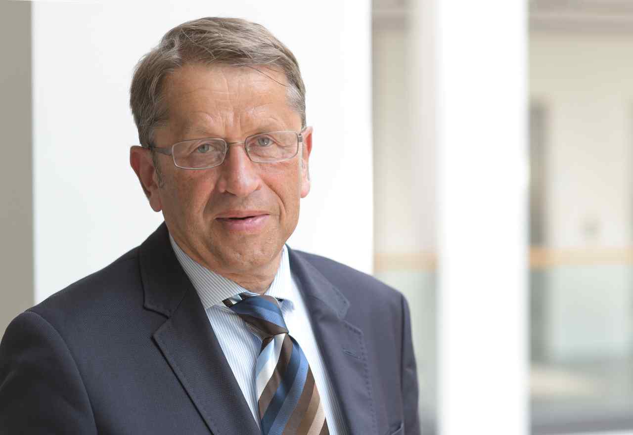 Portrait of Heyo K. Kroemer