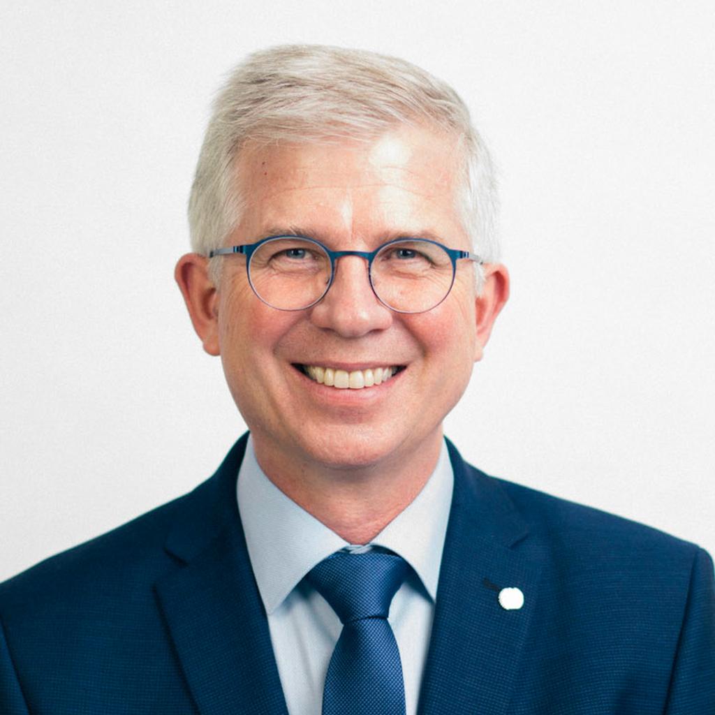 Portrait of Andrew Ullmann