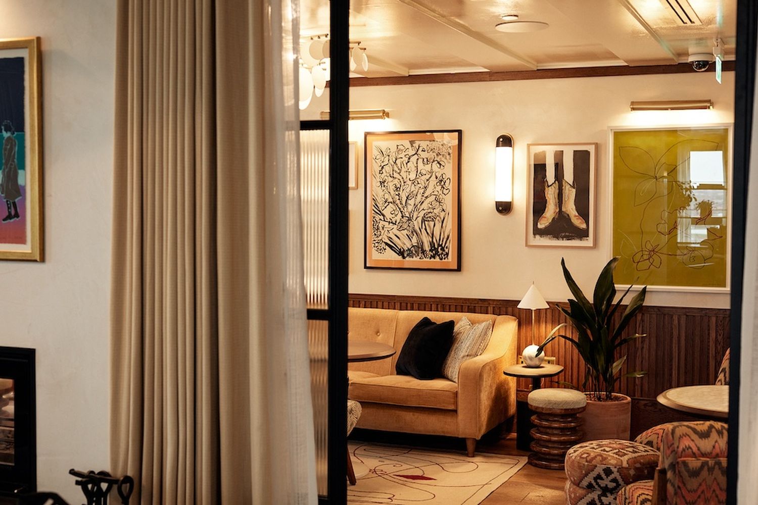 A cozy living room with a warm ambiance. [G]