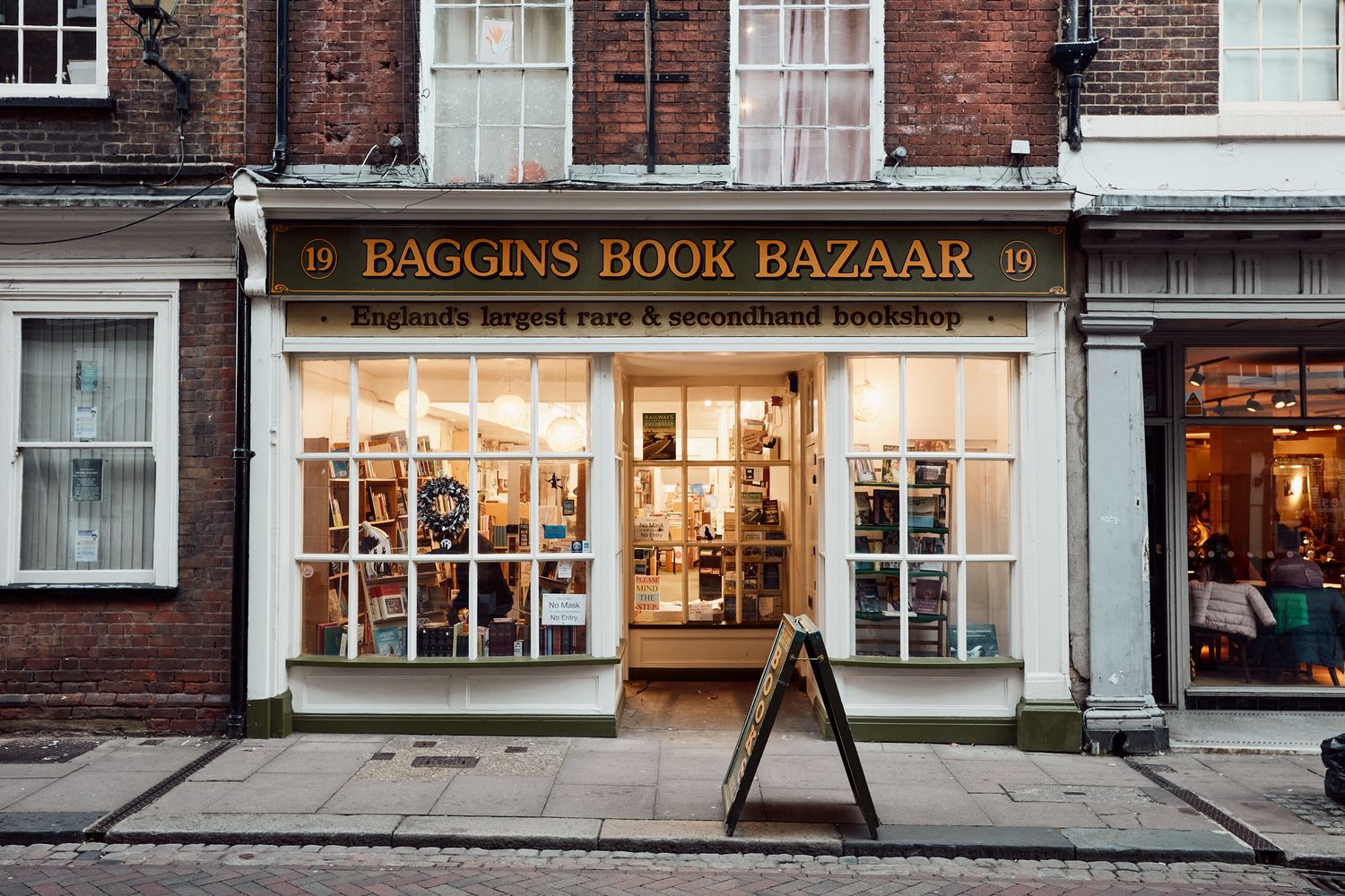 Baggins Kent Book Store [G]