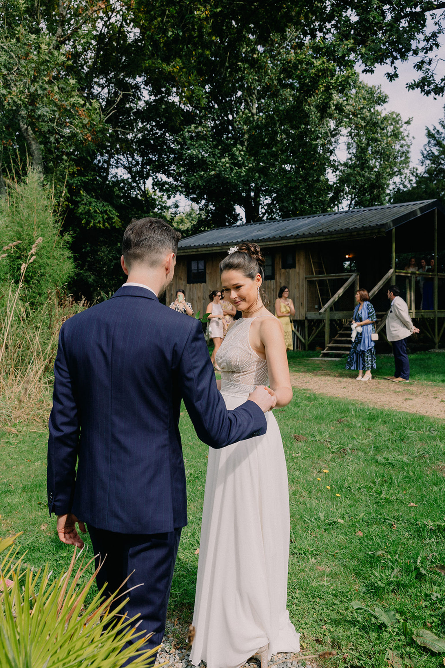 Découverte des mariés Romane et Arthur avant la cérémonie, mariage en Pays Bigouden