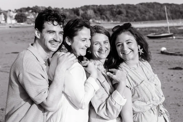 Séance photo famille à Saint Suliac, photo 27 — Roxane Beaufils photographe famille en Bretagne
