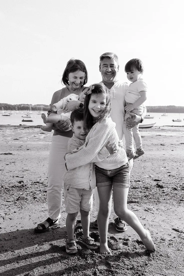 Séance photo famille à Saint Suliac, photo 13 — Roxane Beaufils photographe famille en Bretagne