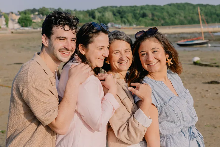 Séance photo famille à Saint Suliac, photo 28 — Roxane Beaufils photographe famille en Bretagne
