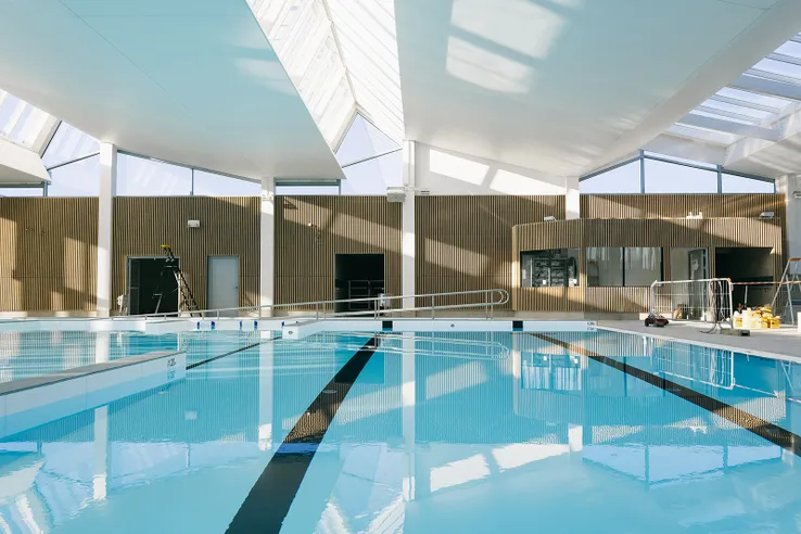 Centre aquatique de Dinan, 2026 — eau et jeux de lumière, photo 7 — Roxane Beaufils photographe