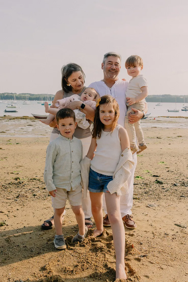 Séance photo famille à Saint Suliac, photo 12 — Roxane Beaufils photographe famille en Bretagne